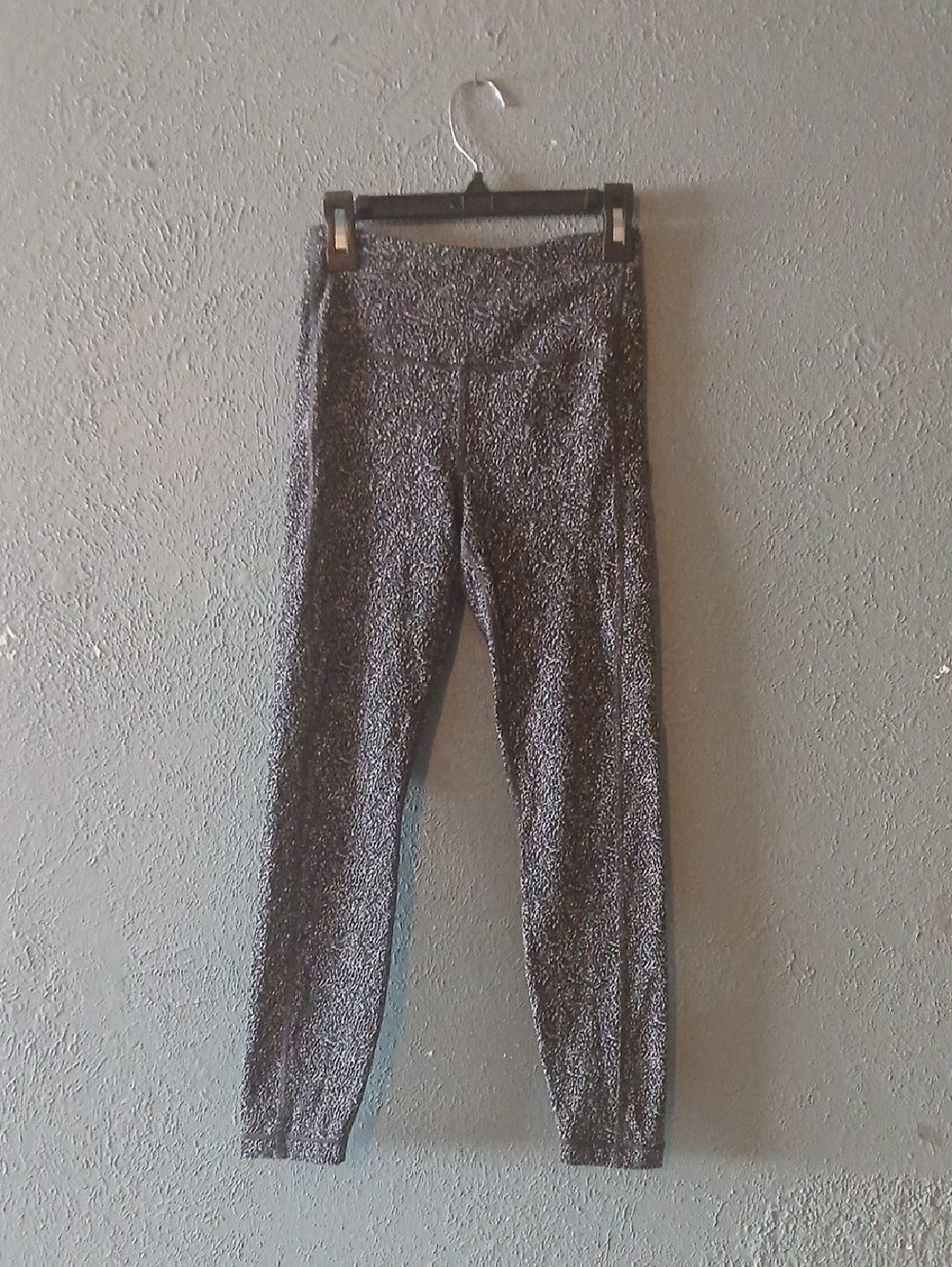 Athleta Black & White Textured 7/8 Tights